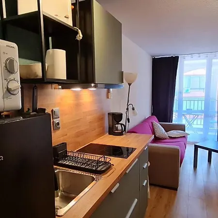 2 P 100 M De La Appartement *