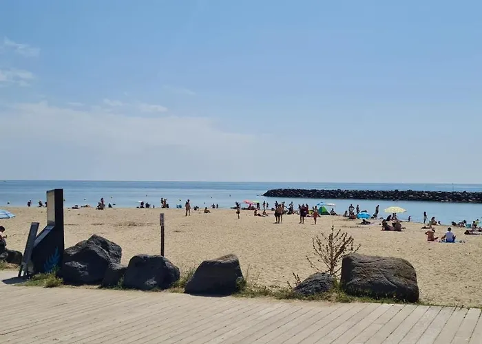 2 P 100 M De La Agde